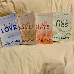 Books : Ana Huang “Twisted” series.